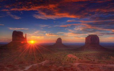 Sunrise-Navajo-Nation-Monument-Valley
