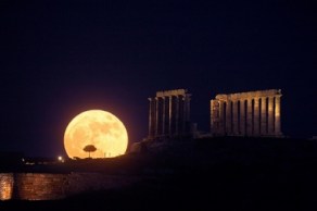 Solstice Moonrise, Cape Sounion_ancient Greek temple of Poseidon