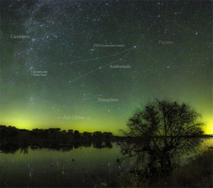 AndromedaAirGlow-Pano1785-LABEL-net-900x796